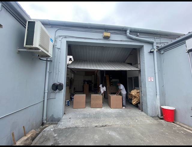 900M² WAREHOUSE TO LET IN PAARDEN EILAND